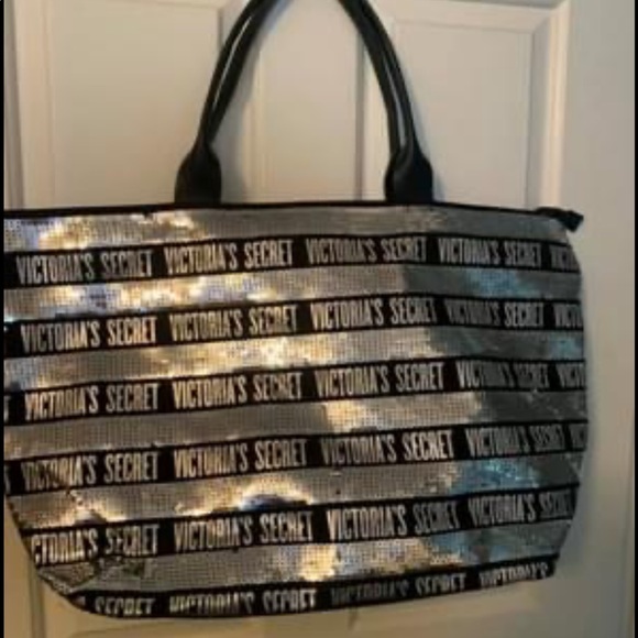 Victoria Secret  lot - duffle bag and sequin bag set - Picture 3 of 3